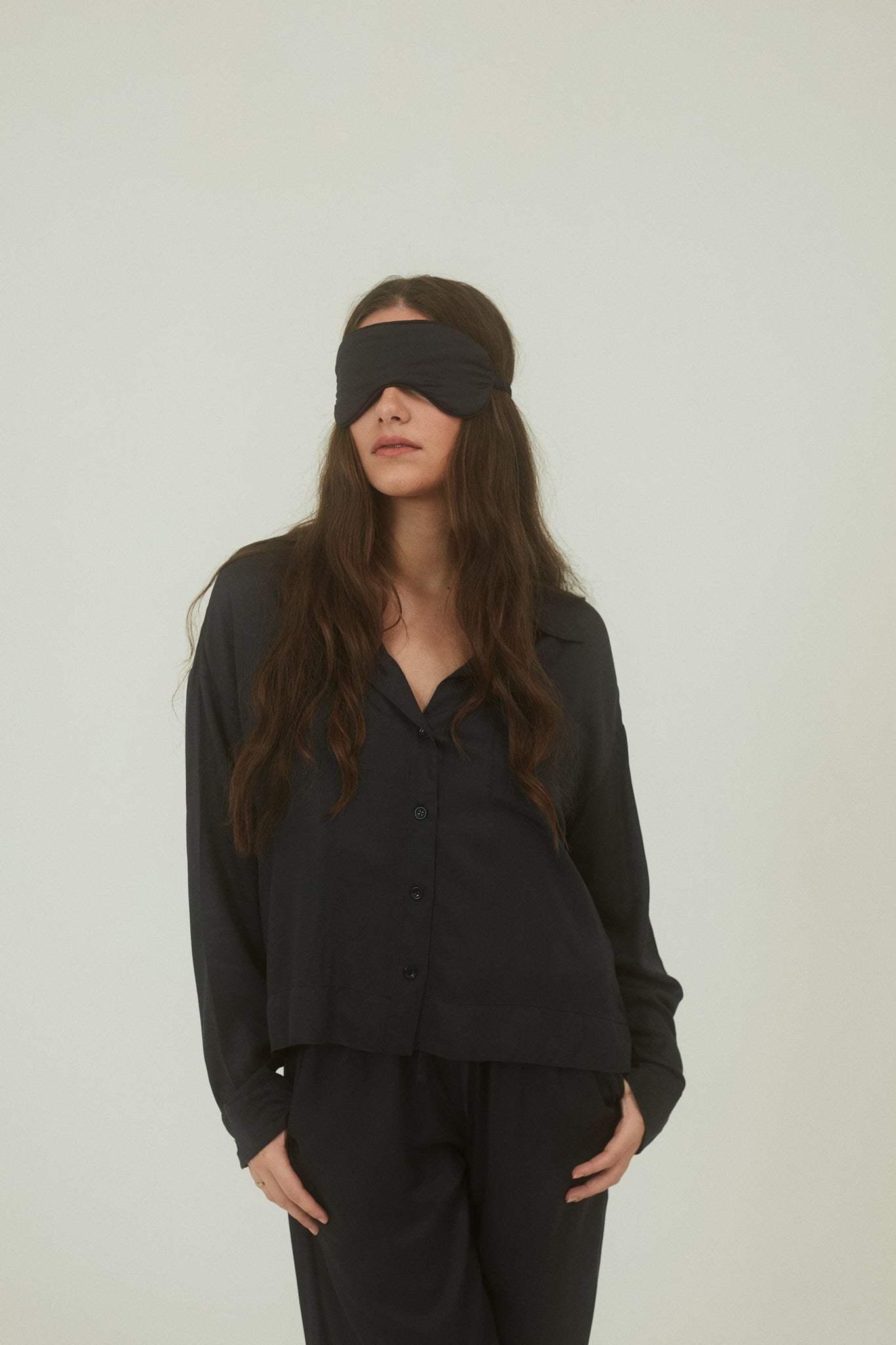 Bamboo Silk Sleep Mask & Heatless Curler Gift Set in Black